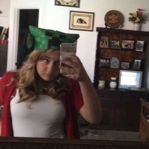 Meet your Posher, Abby